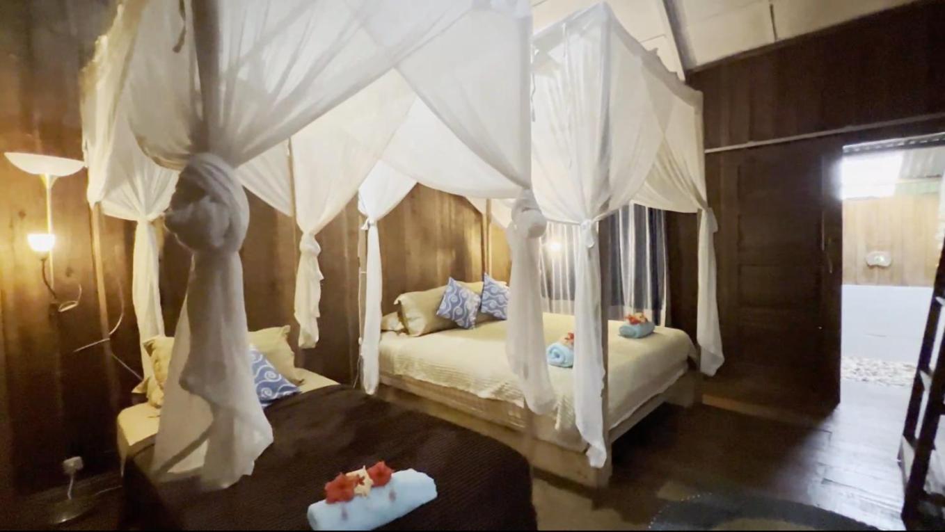 Mentawai Surf Camp Hotel Muarasiberut Kültér fotó
