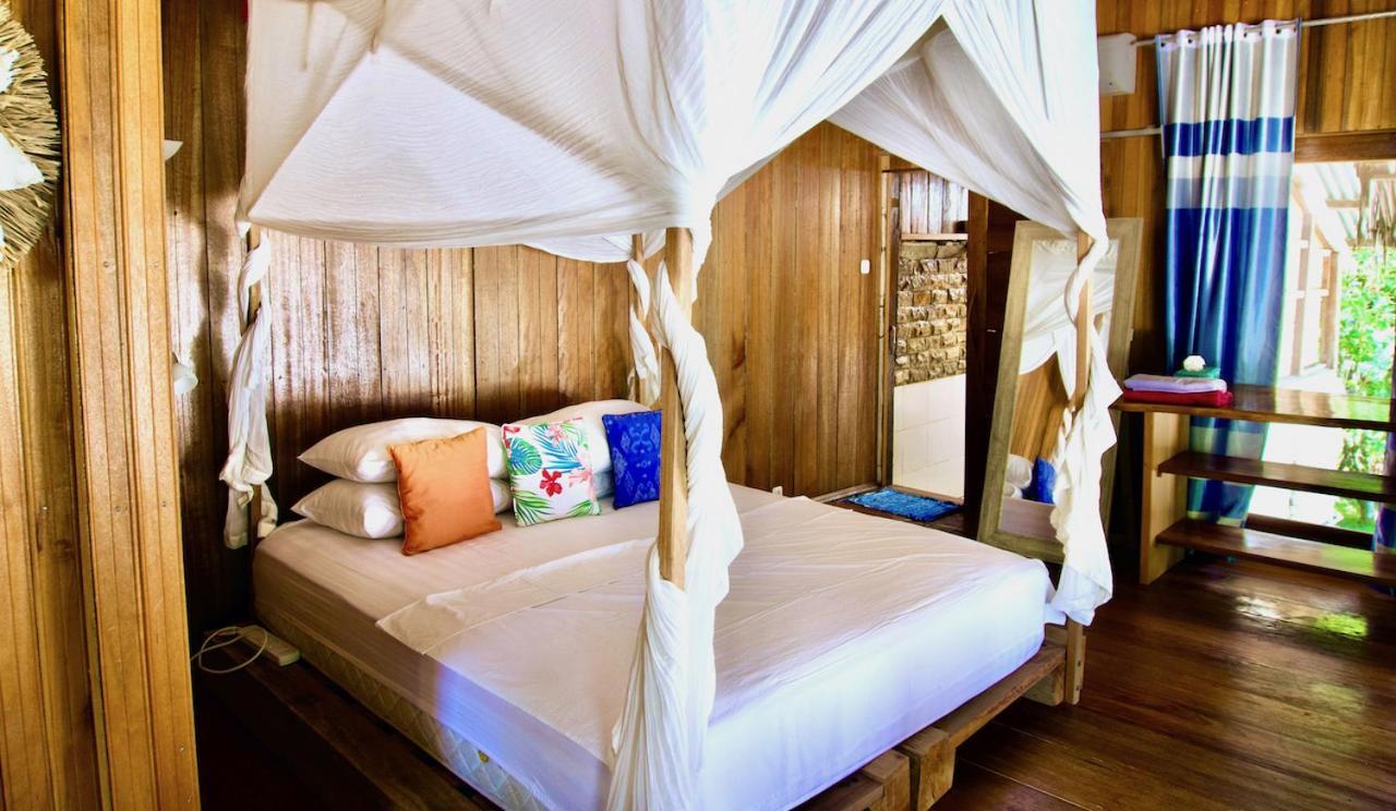 Mentawai Surf Camp Hotel Muarasiberut Kültér fotó